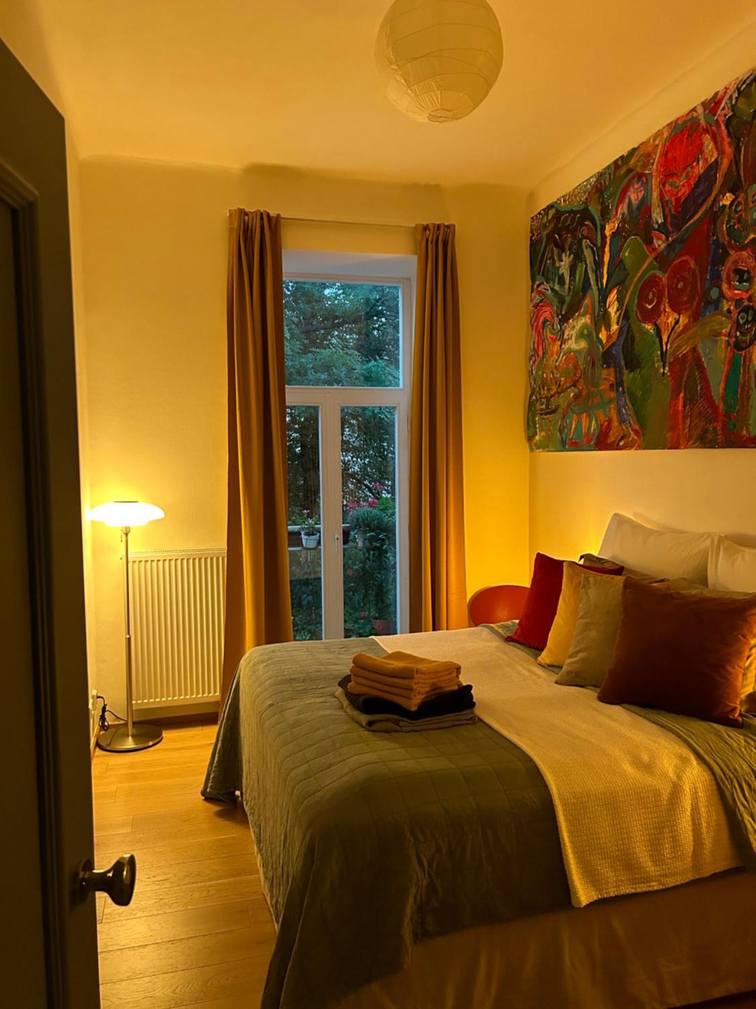 Green Balcony & King Size Bed Prague Ngoại thất bức ảnh